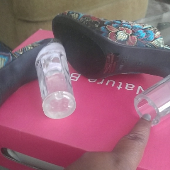 Shoes - Picture 5 of 5